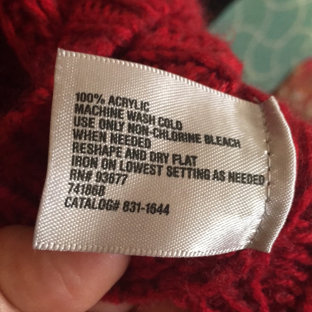 Red sweater - Picture 4 of 5